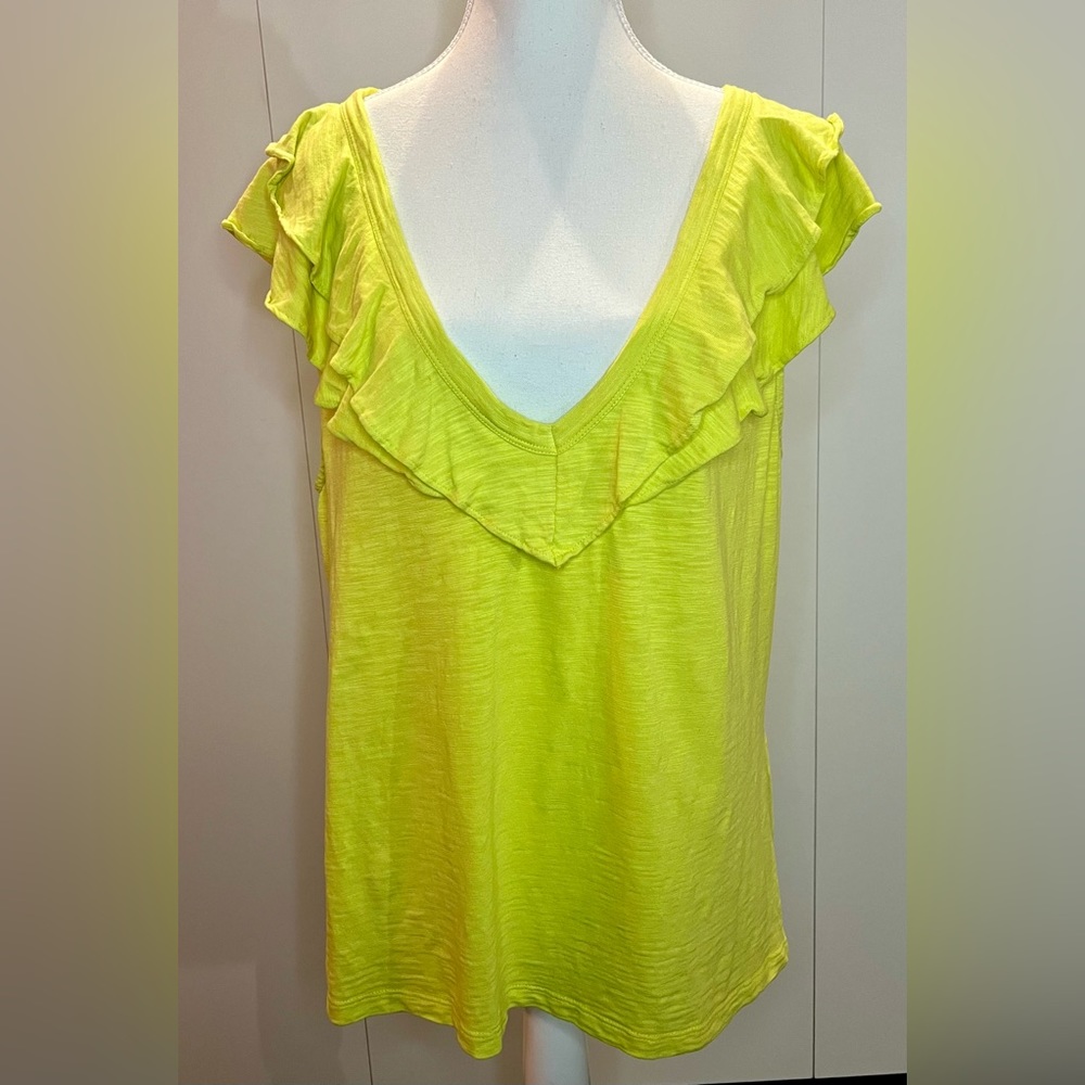 WHITE HOUSE BLACK MARKET ruffle neck tee, color is limelight Size XL Neon WHBM